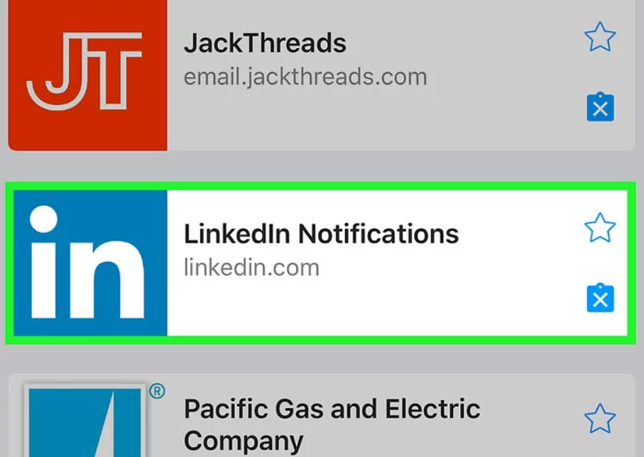 Hướng dẫn cách hủy đăng ký tài khoản Linkedin Premium chi tiết 2 Bạn cuộn xuống và chọn Subscriptions (Đăng ký)