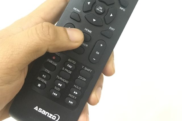 Cách cài đặt Youtube trên tivi Asanzo chi tiết trong 1 nốt nhạc 3 Nhấn nút Home trên điều khiển để truy cập giao diện chính.